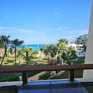 front-beach-studio.quintano-roohotels.com/